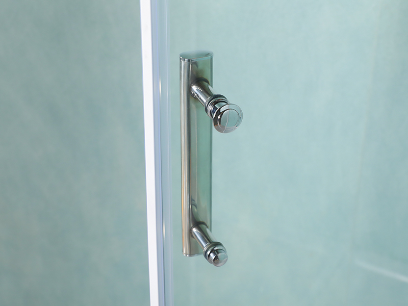 RSQB Pivot Duschabtrennung aus klarem gehärtetem Glas RSQB Pivot Duschabtrennung aus klarem gehärtetem Glas